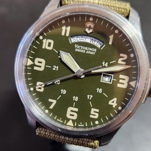 Victorinox Infantry Vintage 241290 Wrist Watch for Men